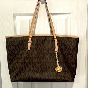 Michael Kors Jet Set Travel Large Tote